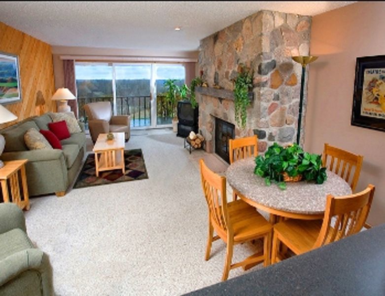 Summit Village Bellaire Room photo